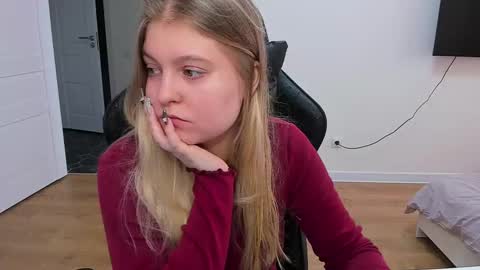 Snapshot of stacy_miraclee chatting on February 22, 11:13 am Stacy online show from February 22, 11:13 am