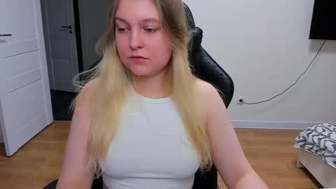 Snapshot of stacy_miraclee chatting on March 11, 8:20 pm Stacy online show from March 11, 8:20 pm