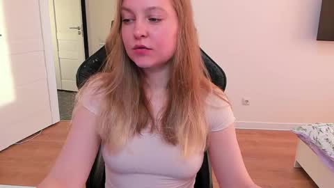 Snapshot of stacy_miraclee chatting on May 23, 5:39 pm Stacy online show from May 23, 5:39 pm