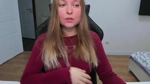 Snapshot of stacy_miraclee chatting on June 1, 10:28 am Stacy online show from June 1, 10:28 am