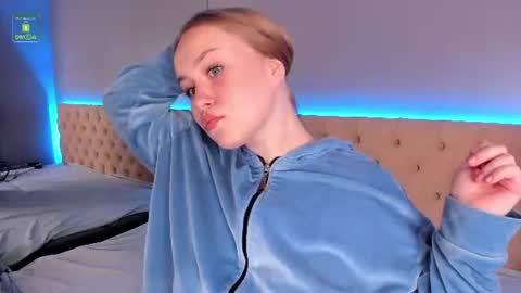 Snapshot of stacy_moorexx chatting on June 29, 8:31 pm STACY online show from June 29, 8:31 pm