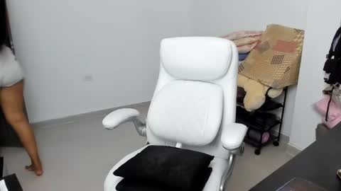 Snapshot of stacy_woods chatting on January 21, 4:43 am Zulma Yisset online show from January 21, 4:43 am