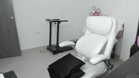 Snapshot of stacy_woods chatting on December 3, 3:47 am Zulma Yisset online show from December 3, 3:47 am