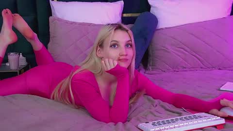 StacyEvances online show from November 11, 8:53 pm