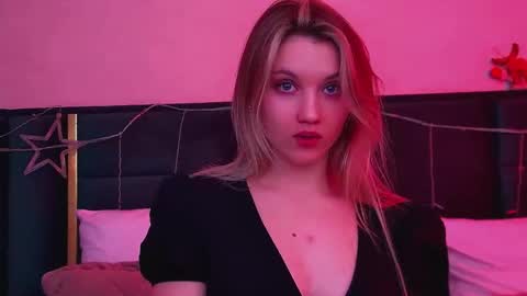 StacyEvances online show from December 21, 6:04 pm