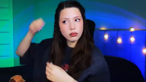 Snapshot of stacygonzales_ chatting on February 15, 6:23 am Bye bye dear See you on December 3st online show from February 15, 6:23 am