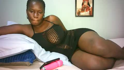 Snapshot of stacysweet69 chatting on May 8, 4:12 pm all yours online show from May 8, 4:12 pm