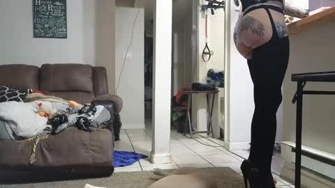 Snapshot of stacytasteme chatting on January 14, 7:38 am Submissive Slut LOVES adoration online show from January 14, 7:38 am