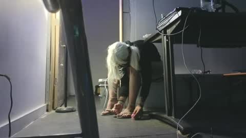 Submissive Slut LOVES adoration online show from August 3, 7:40 am
