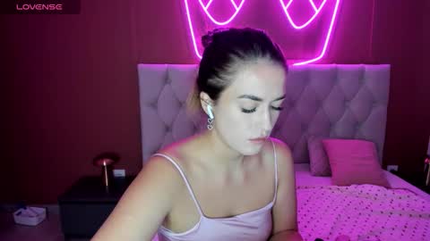 Snapshot of stacywells chatting on September 15, 1:27 am Stacy online show from September 15, 1:27 am