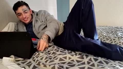 Snapshot of staightupdownbad chatting on November 21, 8:29 pm Straightupdownbad online show from November 21, 8:29 pm