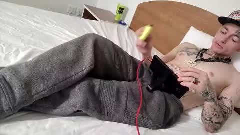 Straightupdownbad online show from February 11, 12:43 pm