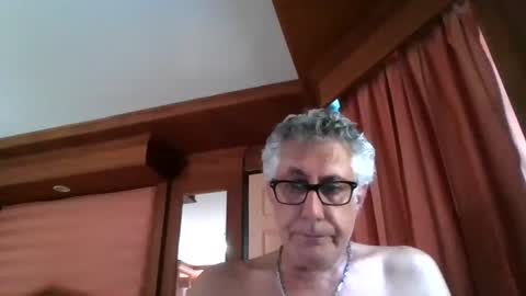 Snapshot of star0806666a chatting on February 4, 7:40 am star0806666a online show from February 4, 7:40 am