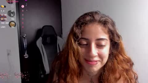 Snapshot of star_shooting chatting on October 31, 12:44 am star_shooting online show from October 31, 12:44 am