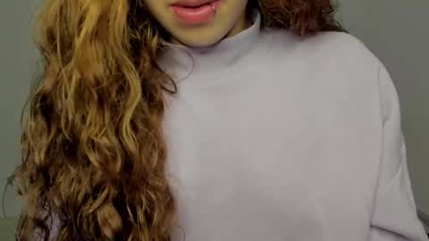 Snapshot of star_shooting chatting on November 15, 12:52 am star_shooting online show from November 15, 12:52 am