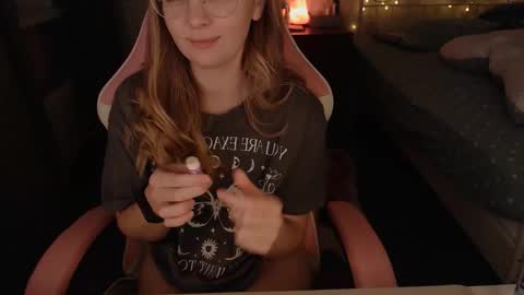 Snapshot of star_shopping chatting on January 1, 5:11 pm Alice online show from January 1, 5:11 pm