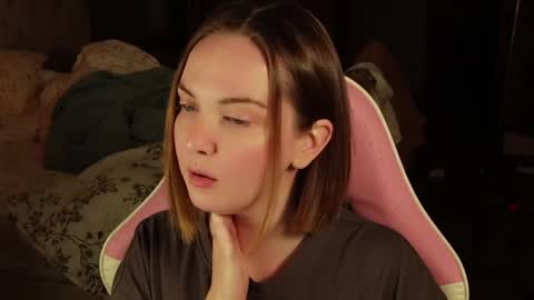 Snapshot of star_shopping chatting on January 16, 2:41 pm Alice online show from January 16, 2:41 pm