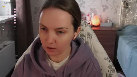 Snapshot of star_shopping chatting on March 5, 9:49 am Alice online show from March 5, 9:49 am