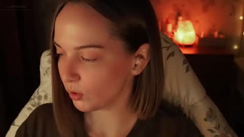 Snapshot of star_shopping chatting on March 6, 1:46 pm Alice online show from March 6, 1:46 pm