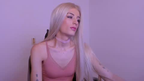 Snapshot of star_storm chatting on January 17, 9:39 pm star_storm online show from January 17, 9:39 pm