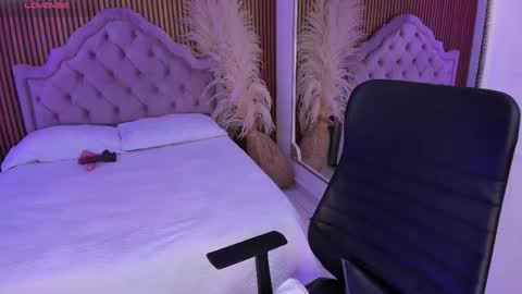 Snapshot of starbutterflyy_ chatting on March 1, 4:25 am STAR online show from March 1, 4:25 am