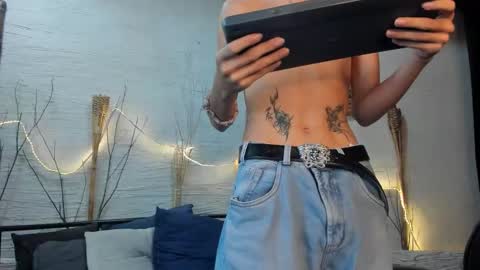 starcrow19 online show from December 3, 10:19 pm