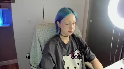 Snapshot of starelli chatting on June 15, 8:33 pm Kate online show from June 15, 8:33 pm