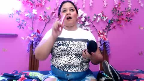Snapshot of starfishanal21 chatting on April 18, 7:40 pm alejandra online show from April 18, 7:40 pm