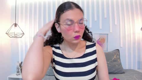 Snapshot of starkjoness chatting on October 23, 12:15 pm Stark Jones online show from October 23, 12:15 pm