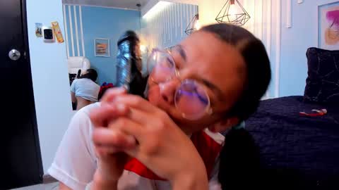 Snapshot of starkjoness chatting on October 31, 1:01 pm Stark Jones online show from October 31, 1:01 pm