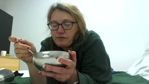 Snapshot of starlagurl chatting on December 14, 11:39 am starlagurl online show from December 14, 11:39 am