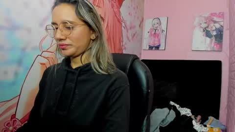 Snapshot of starlettays chatting on December 1, 1:32 am StarletTays online show from December 1, 1:32 am