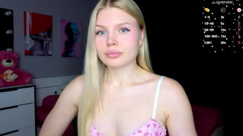 Caroline online show from February 3, 9:25 am