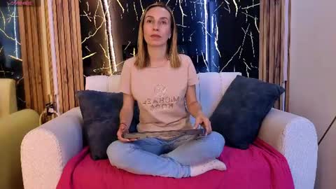 starlight_mature23_aws online show from June 28, 9:32 pm