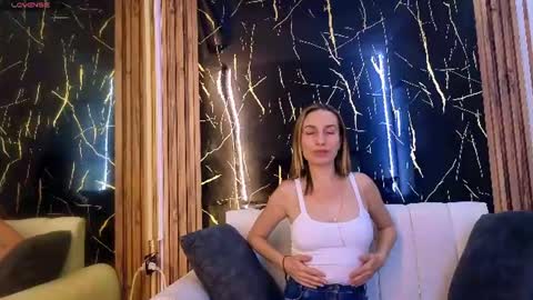 starlight_mature23_aws online show from July 13, 11:29 pm