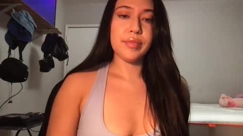 Snapshot of starlitdreams777 chatting on March 1, 3:21 am starlitdreams777 online show from March 1, 3:21 am