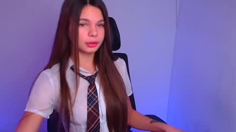 Snapshot of stasy_milk chatting on December 10, 7:05 am Stasy online show from December 10, 7:05 am