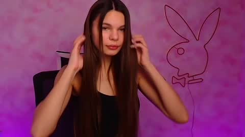 Snapshot of stasy_milk chatting on December 14, 7:03 pm Stasy online show from December 14, 7:03 pm