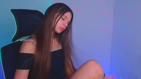 Snapshot of stasy_milk chatting on December 17, 9:50 am Stasy online show from December 17, 9:50 am