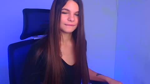 Snapshot of stasy_milk chatting on December 20, 9:43 am Stasy online show from December 20, 9:43 am