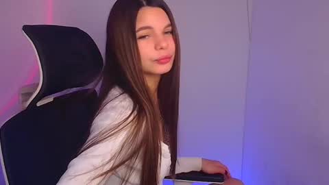 Snapshot of stasy_milk chatting on December 24, 6:44 am Stasy online show from December 24, 6:44 am