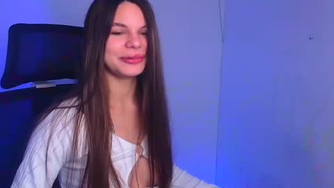 Snapshot of stasy_milk chatting on January 8, 6:31 am Stasy online show from January 8, 6:31 am