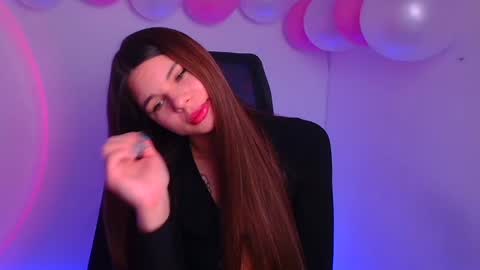 Snapshot of stasy_milk chatting on February 12, 7:02 am Stasy online show from February 12, 7:02 am