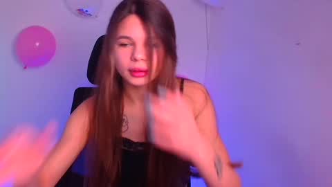 Snapshot of stasy_milk chatting on February 14, 7:07 am Stasy online show from February 14, 7:07 am