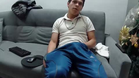 Snapshot of steban_jyj chatting on January 13, 4:18 am Katalleya and Steban online show from January 13, 4:18 am