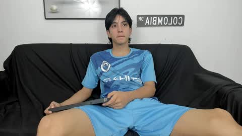 Snapshot of steerlingxvx chatting on April 26, 12:14 pm Steerling online show from April 26, 12:14 pm