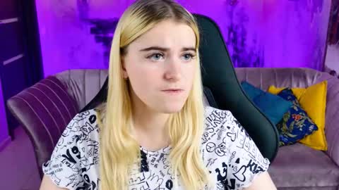 Snapshot of stef_nicks chatting on October 22, 9:09 am stef_nicks online show from October 22, 9:09 am