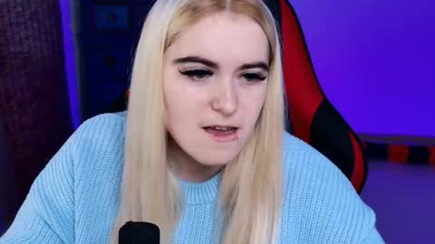 Snapshot of stef_nicks chatting on November 1, 9:11 am stef_nicks online show from November 1, 9:11 am