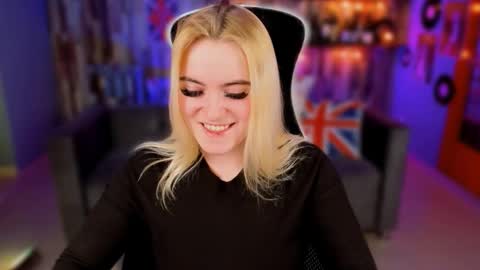 stef_nicks online show from March 7, 9:50 am