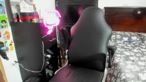 julieth-cancer online show from April 30, 1:12 am
